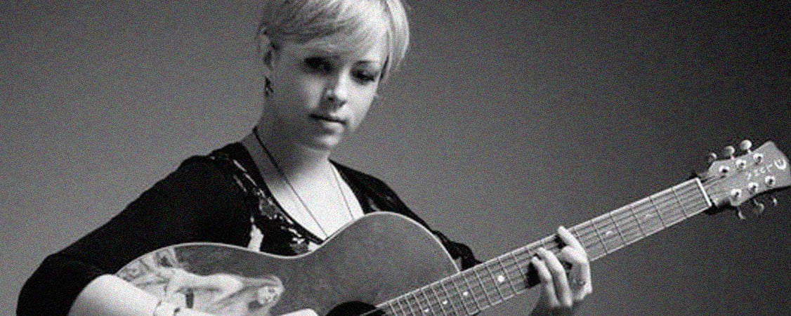 Holly Kirby - Luna Guitars Artist