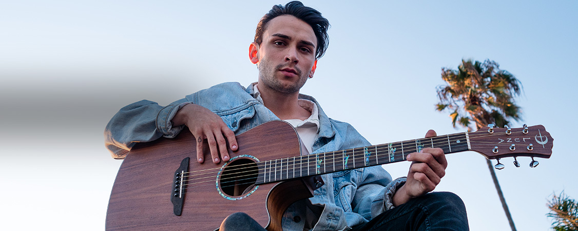 Gavyn Bailey - Luna Guitars Artist