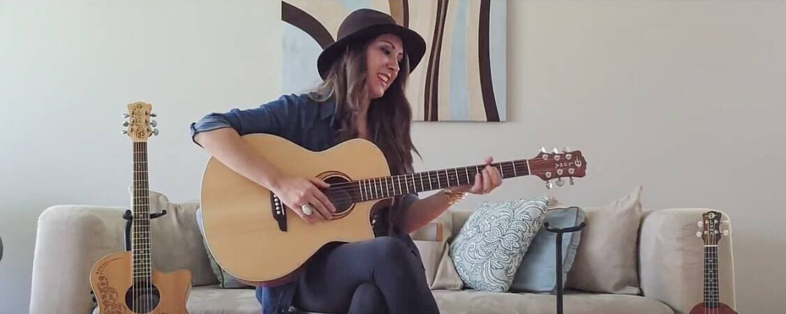 Pamela Praniuk - Luna Guitars Artist